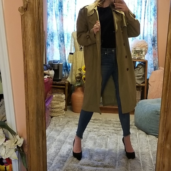 Classic London Fog Trench Coat - Picture 7 of 8